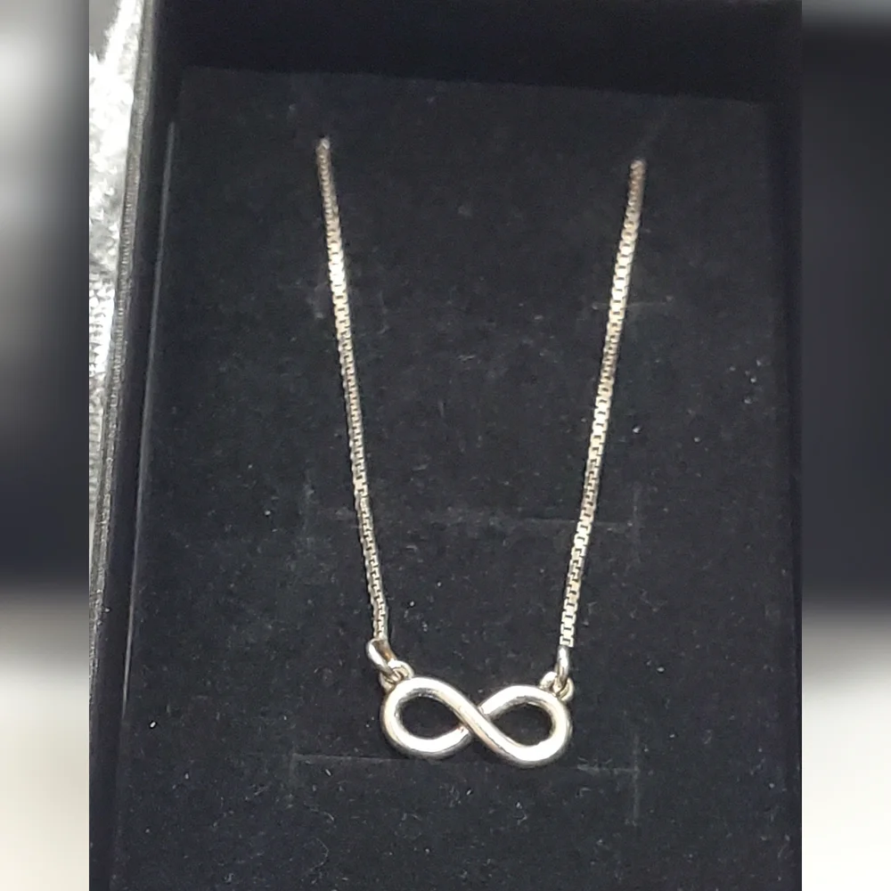 Vtg. Sterling Silver Infinity Necklace by Duadema Italy - Picture 2 of 8